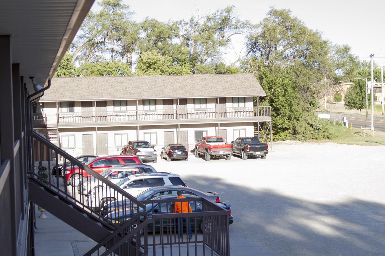 Cottonwood Inn & Suites Phillipsburg Dış mekan fotoğraf