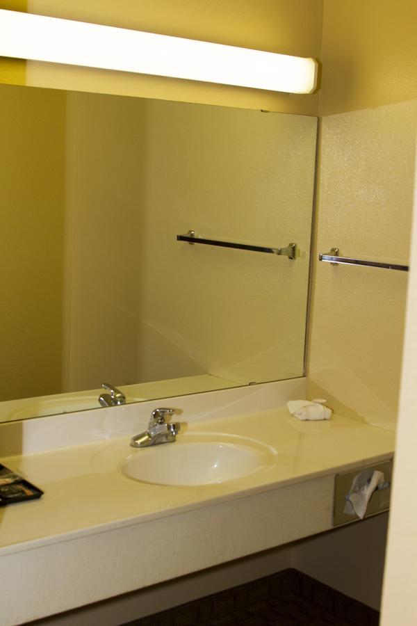 Cottonwood Inn & Suites Phillipsburg Dış mekan fotoğraf