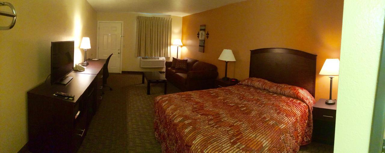 Cottonwood Inn & Suites Phillipsburg Dış mekan fotoğraf